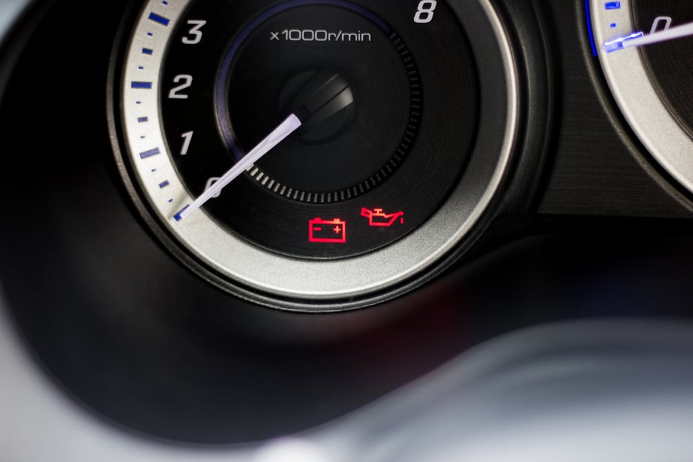 battery and Engine oil warning light in-car dashboard